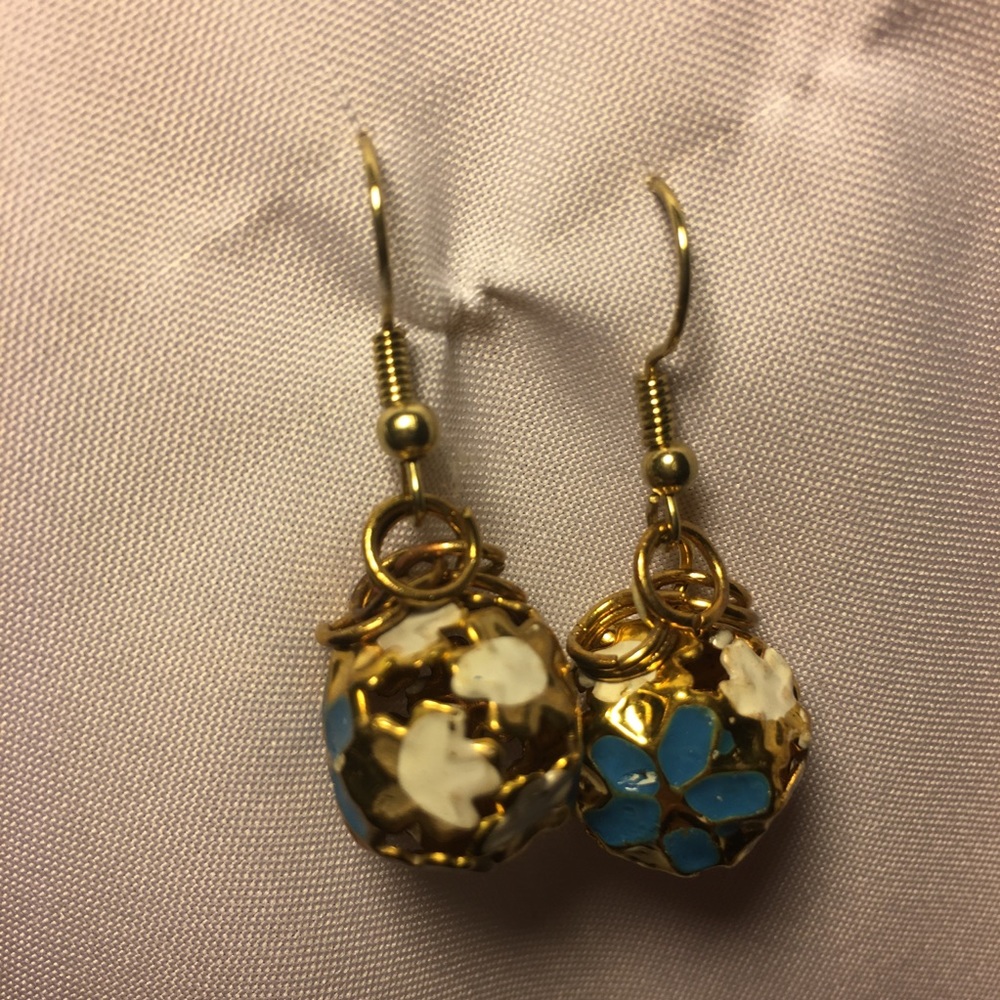 Earrings made from reclaimed jewelry - Picture 4 of 4